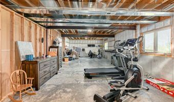 15006 Leavenworth Rd, Basehor, KS 66007