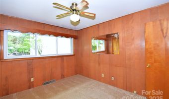 20 Sand Hill School Rd, Asheville, NC 28806