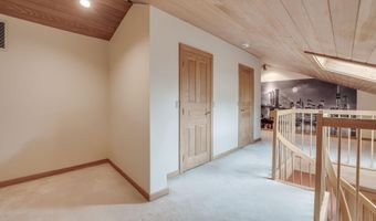 6 Williamsburg Ln, Bedford, NH 03110