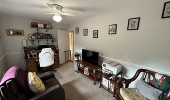 7 School St, Burlington, CT 06013
