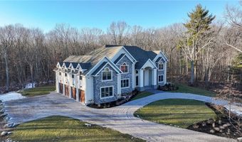 7 Dennell Dr, Lincoln, RI 02865