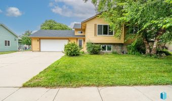 316 W Evergreen Dr, Brandon, SD 57005