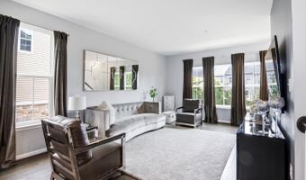 41768 MCMONAGLE Sq, Aldie, VA 20105