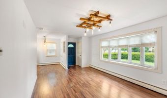 96 Comly Rd, Bayonne, NJ 07035