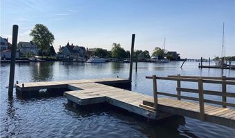 19 Remington St, Warwick, RI 02888