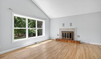 3 N Chestnut Hill Rd, Albany, NY 12211