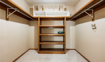 35 Fenchurch Dr, Bella Vista, AR 72715