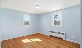 18-20 Genetti Cir, Bedford, MA 01730