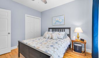 136 Pond View Cir 136, Beacon Falls, CT 06403