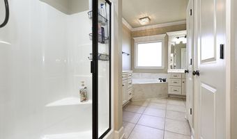 4006 Edgewater Dr, Benton, AR 72109