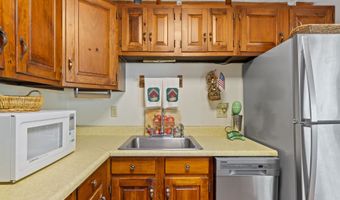 70 Meredith Ln, Barnstead, NH 03225