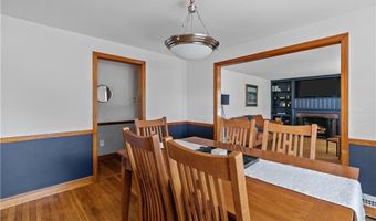 61 Richmond St, Bristol, RI 02809