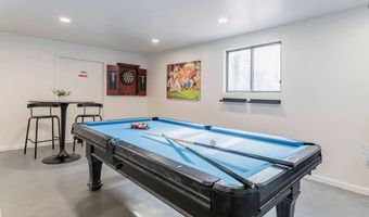 202 Thornberry Ln, Blakeslee, PA 18610