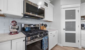 1350 Chipman Ln, North Liberty, IA 52317