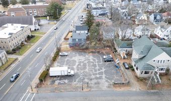 14 Bartlett Ave, Cranston, RI 02905