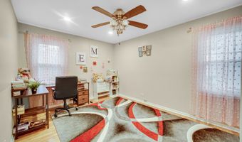 320 Brampton Ln, Arlington Heights, IL 60004