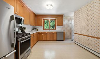 30 Maple Row, Bethel, CT 06801