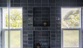 2185 N Roosevelt Ave, Altadena, CA 91001