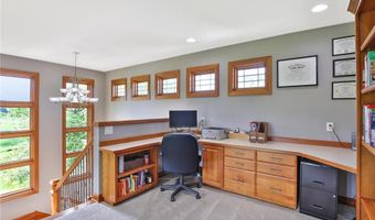72315 Grey Fawn Dr, Albert Lea, MN 56007