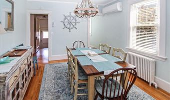 28 W Narragansett Ave, Newport, RI 02840