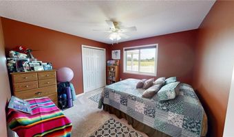 1987 Paradise Rd, Albert Lea, MN 56007