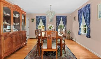 14 Bourget Ct, North Smithfield, RI 02896