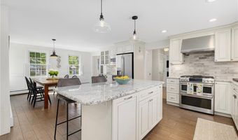 70 Jefferson Dr, East Greenwich, RI 02818
