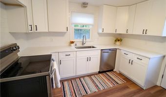 18 Meadowcrest Dr, Cumberland, RI 02864