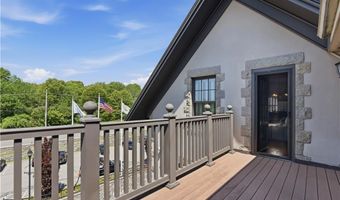1000 Chapel View Blvd 306, Cranston, RI 02920