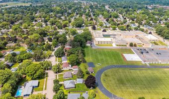 2207 S GREENVIEW St, Appleton, WI 54915