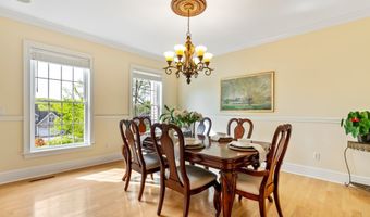 64 Warren Gln, Burlington, CT 06013