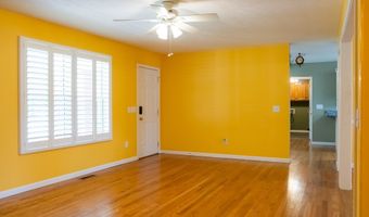 372 Brookside Dr, Algood, TN 38506
