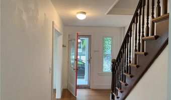 68 Evarts St, Newport, RI 02840