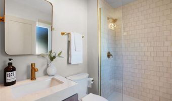 827 Woodruff Dr, Ballwin, MO 63011