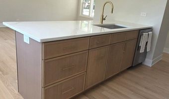316 N Reuter Dr, Arlington Heights, IL 60005