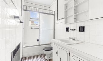 42 E 40th St, Bayonne, NJ 07002