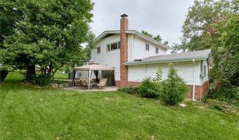 1302 Wyncrest Dr, Ballwin, MO 63011