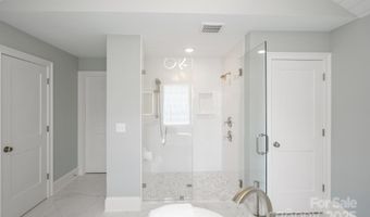 6910 Providence Ln W, Charlotte, NC 28226