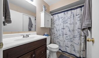 516 Wellington Pl, Aberdeen, NJ 07747