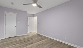 402 Chippendale Ln, Bonneau, SC 29431