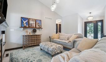 435 E Jefferson St, North Liberty, IA 52317