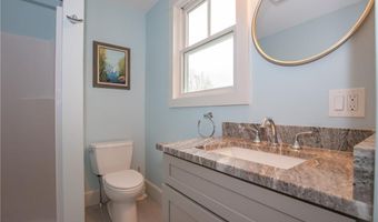 5 Gillies Ct, Newport, RI 02840