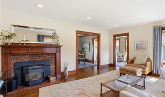 47 Hyland Ave, East Greenwich, RI 02818