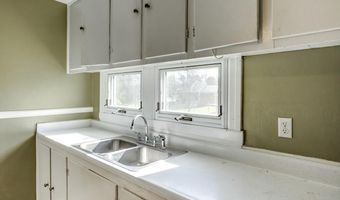 1107 N 3rd St, Bardstown, KY 40004