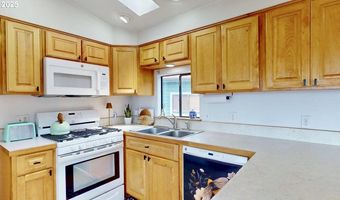 19921 WHALESHEAD Rd U3, Brookings, OR 97415