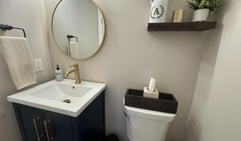 1008 Anchor Ave, Beachwood, NJ 08722