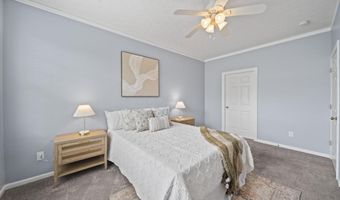 5939 Naughten Pond Dr, Columbus, OH 43213