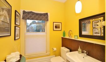 15 McKinley St, Bangor, ME 04401