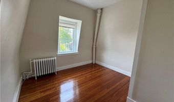 26 Ayrault St 3, Newport, RI 02840