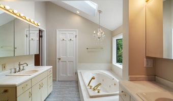 245 Borden Rd, Middletown, NJ 07748